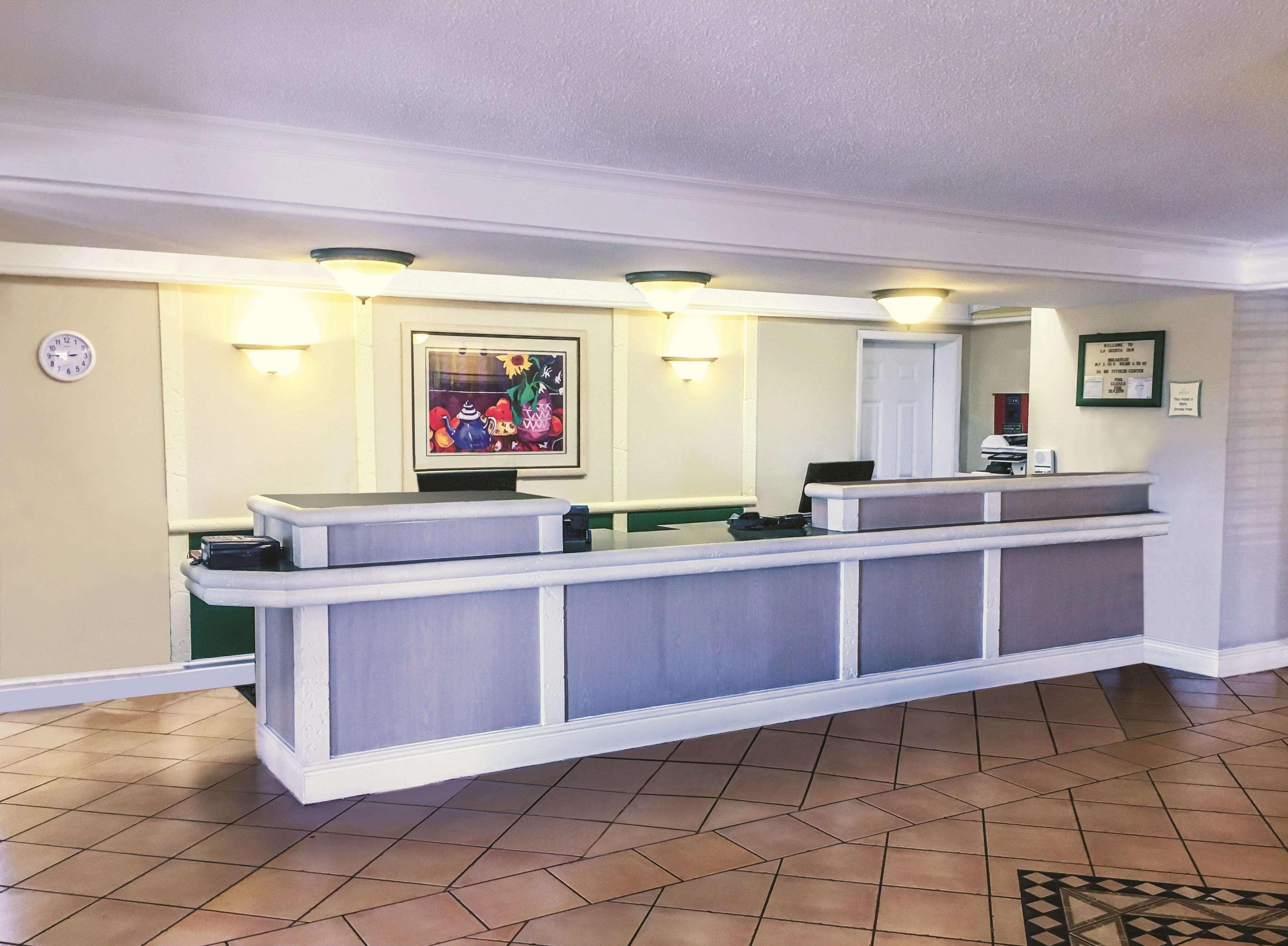 La Quinta Inn By Wyndham Moline Airport Экстерьер фото